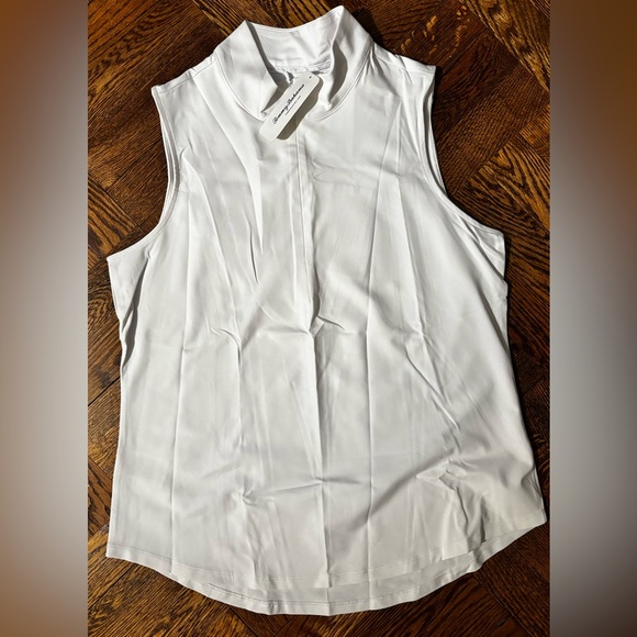 Tommy Bahama - Picture 3 of 3